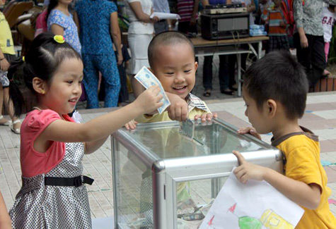 Quyên góp cho trẻ em vùng cao "Bữa cơm có thịt"